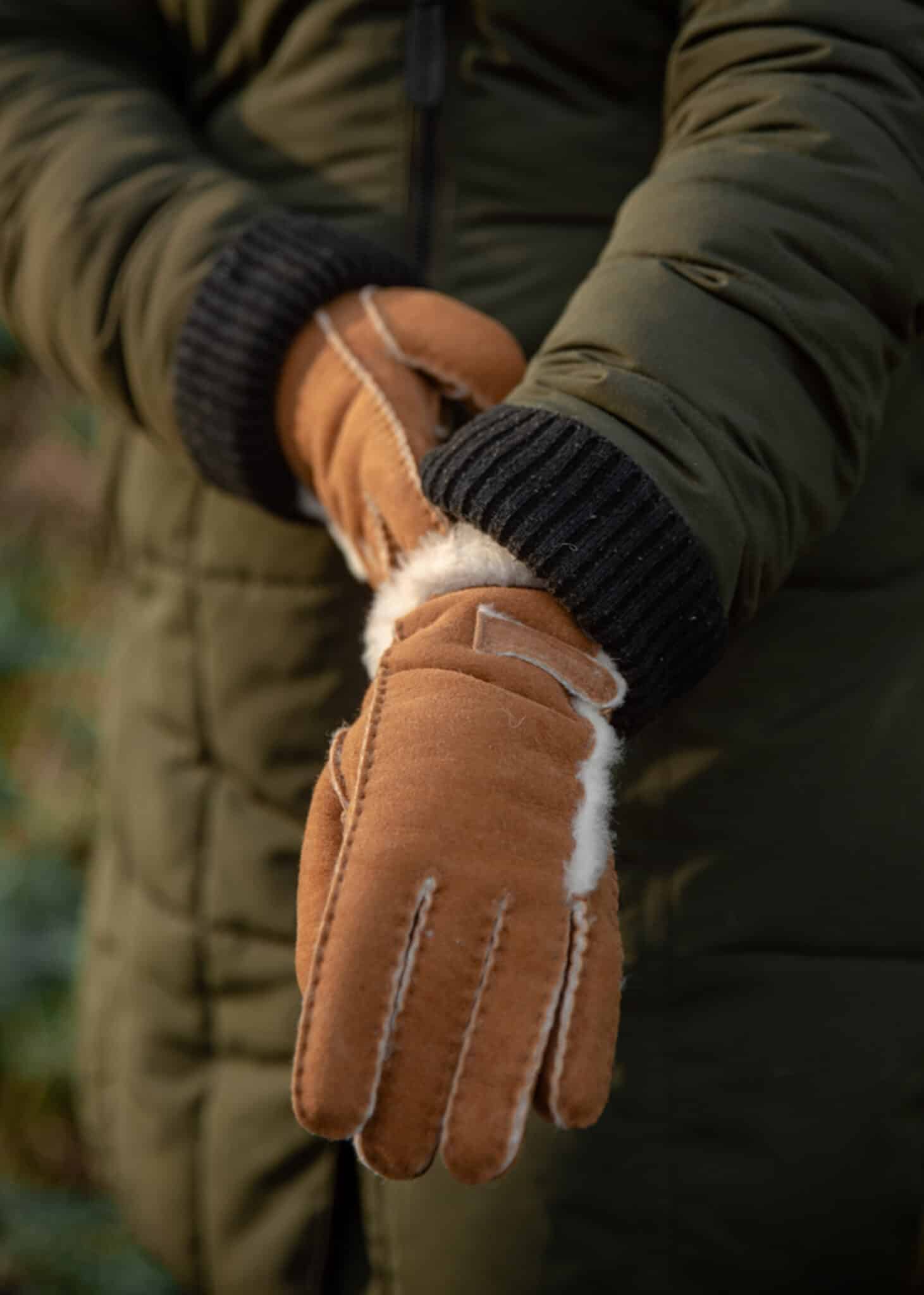 lambland Ladies Sheepskin Gloves with Buckle Feature and Wool out Trim