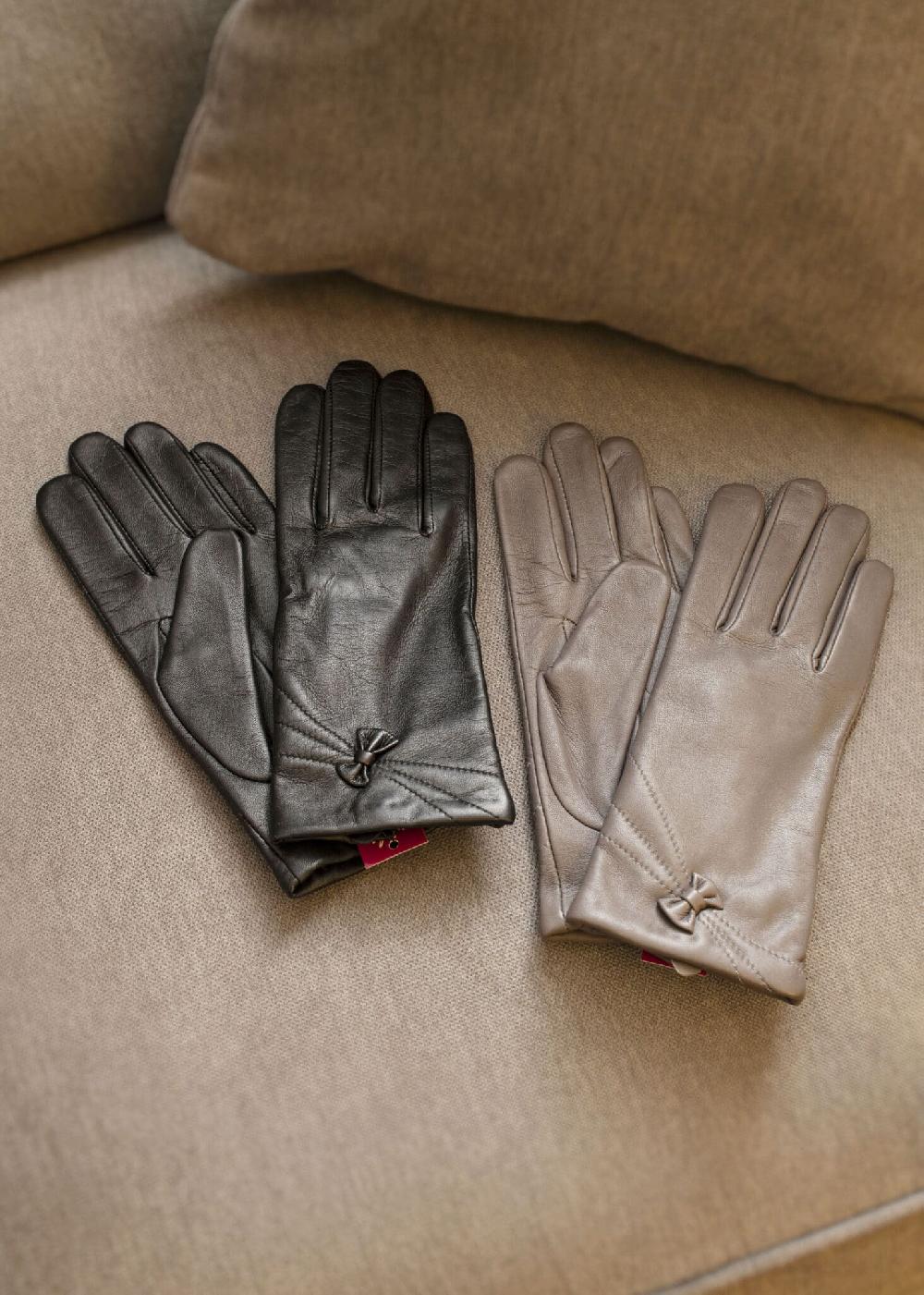 lambland Ladies Soft Leather Gloves with Leather Bow Detail
