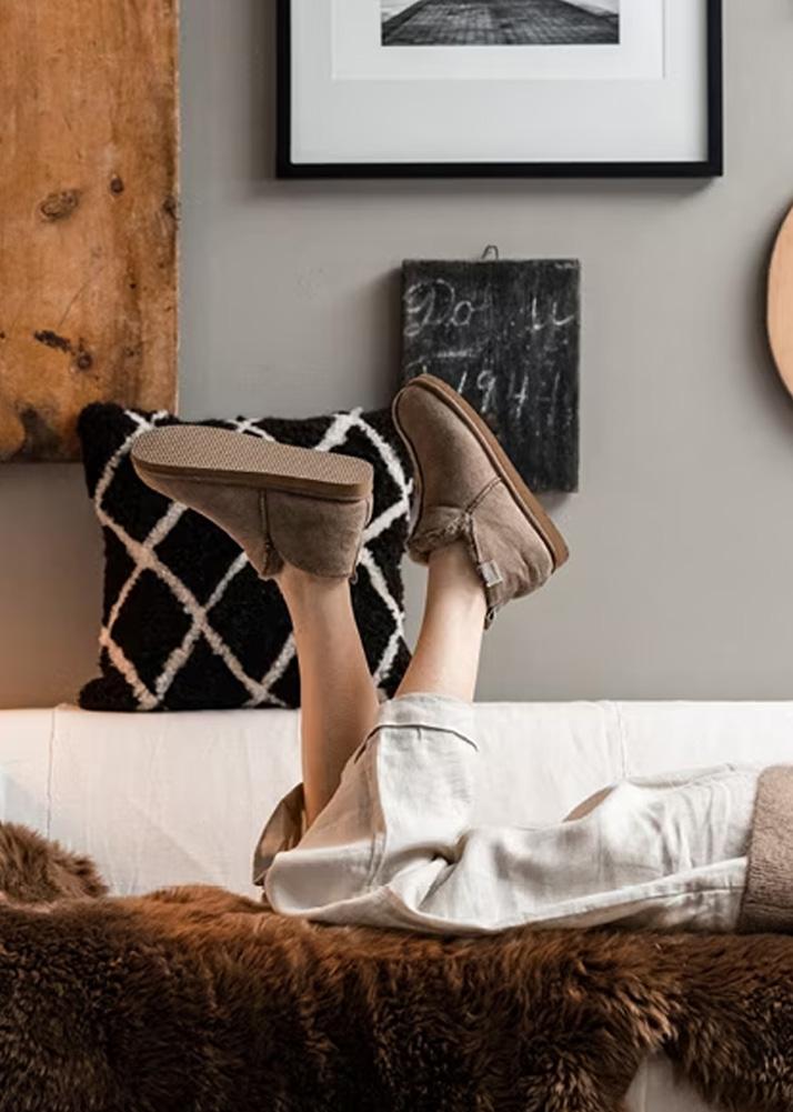 lambland Anton – Sheepskin Bootie Slippers in Stone