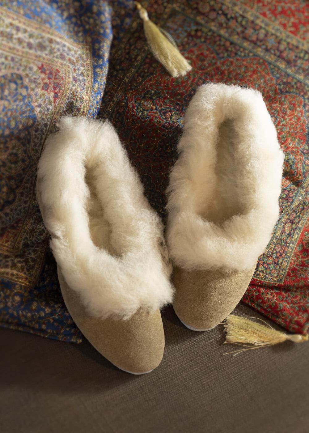 lambland Aria – Lambswool Grecian Slippers
