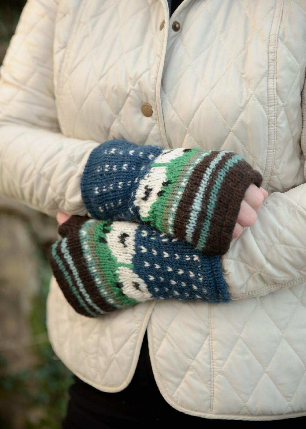 lambland Chunky Knit Sheep Fingerless Mittens – Blue