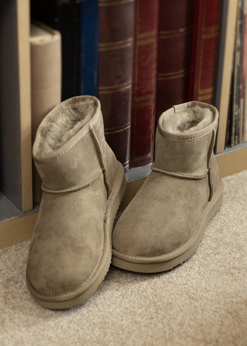 Lambland Jade – Sheepskin Mini Boots