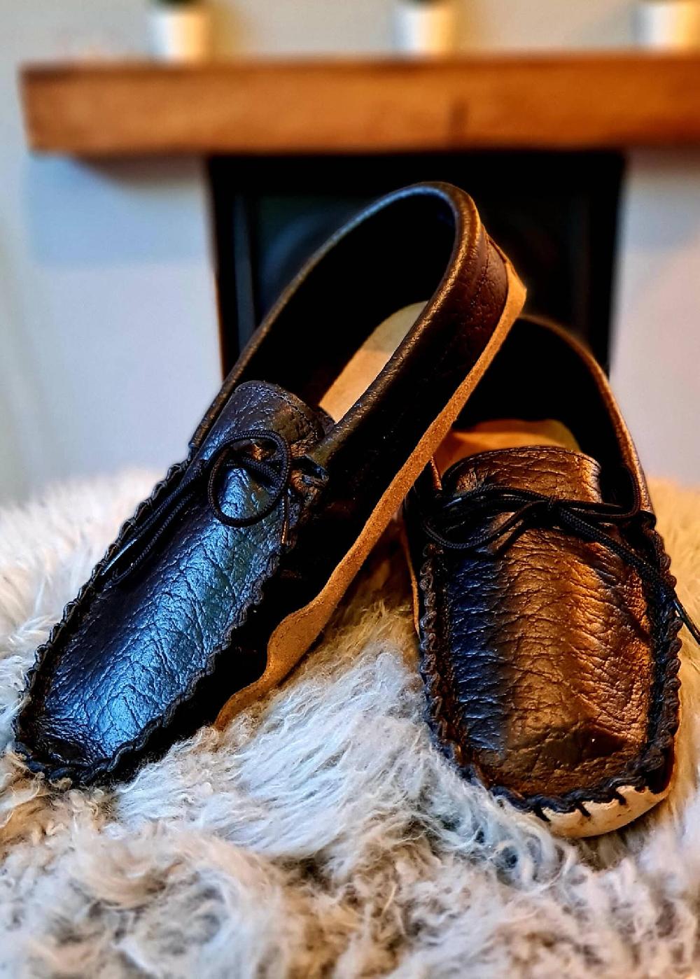 Lambland Jamie – Leather Earthing Moccasins