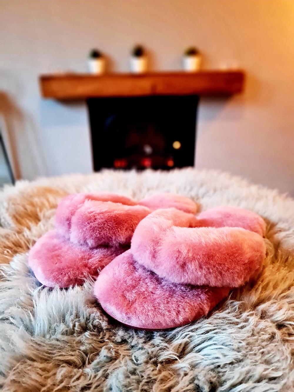 Lambland Maeve – Sheepskin Toe Post Slippers