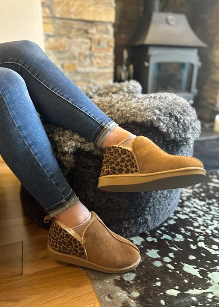 lambland Maya – Leopard Print Sheepskin Booties