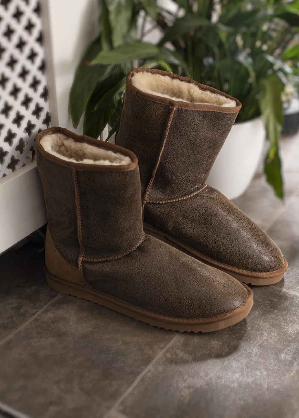 lambland Men’s Sheepskin Boots with Aviator Finish