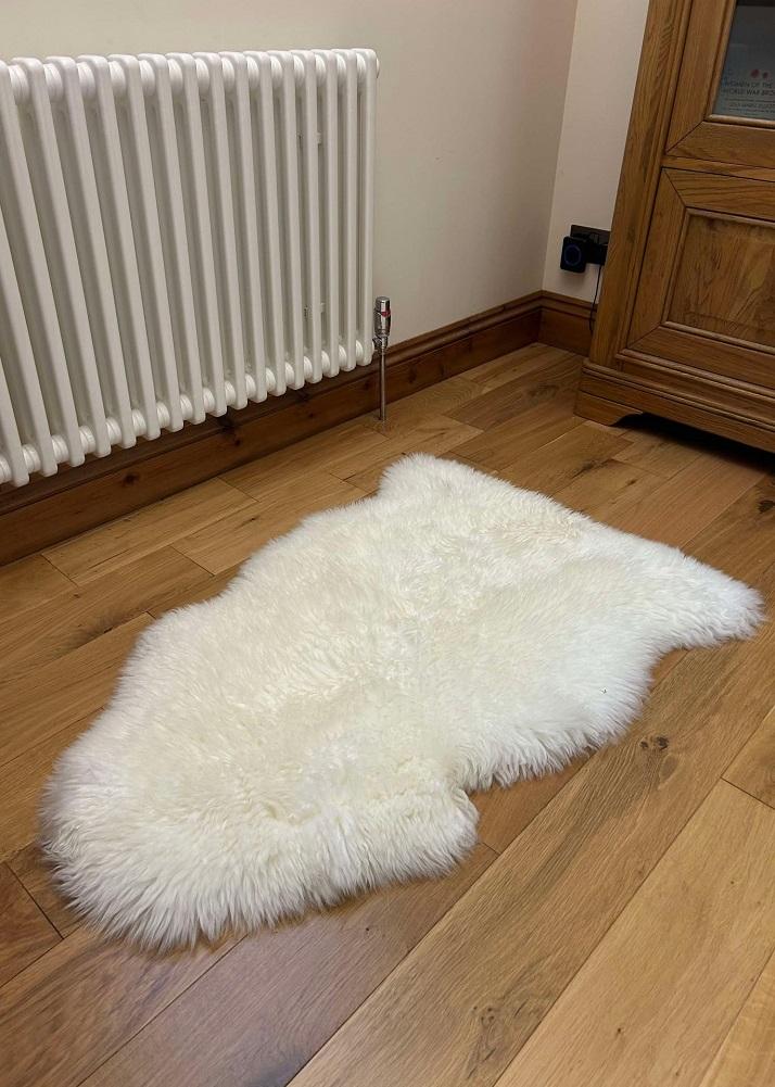 lambland New Zealand Yeti Sheepskin Rug in Ivory