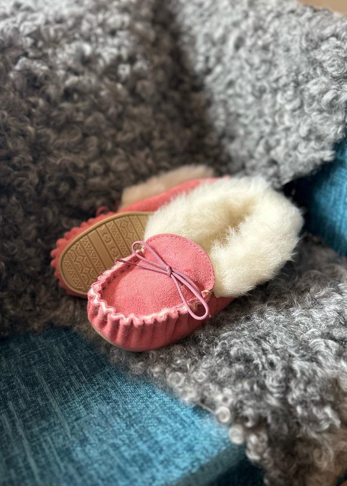 Lambland Olivia – Fluffy Hard Sole Moccasins