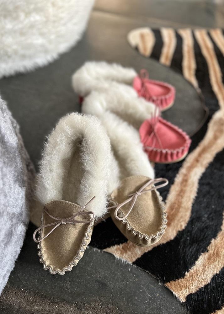 lambland Olivia – Fluffy Hard Sole Moccasins