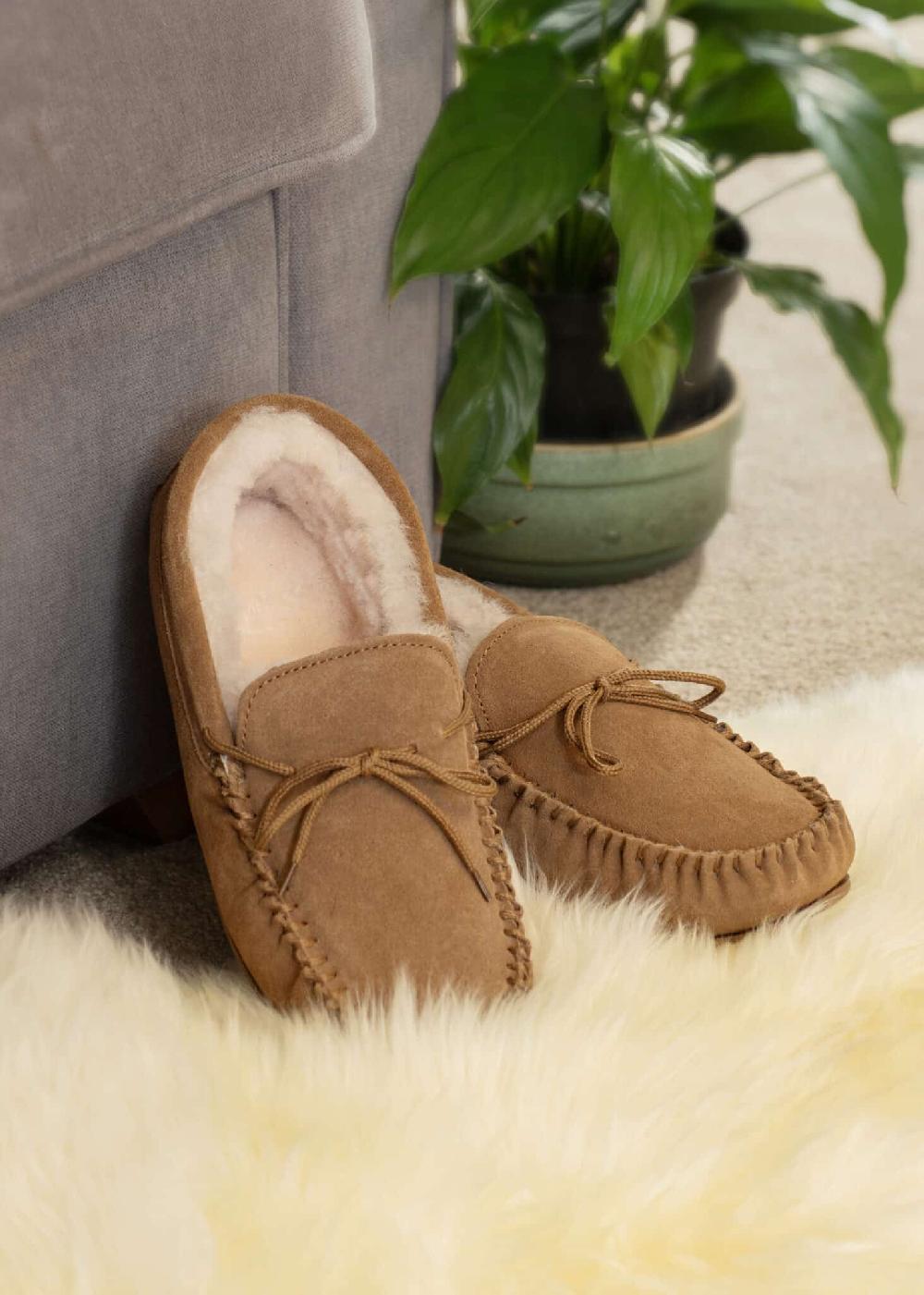 lambland Steve – Sheepskin Lined Moccasins