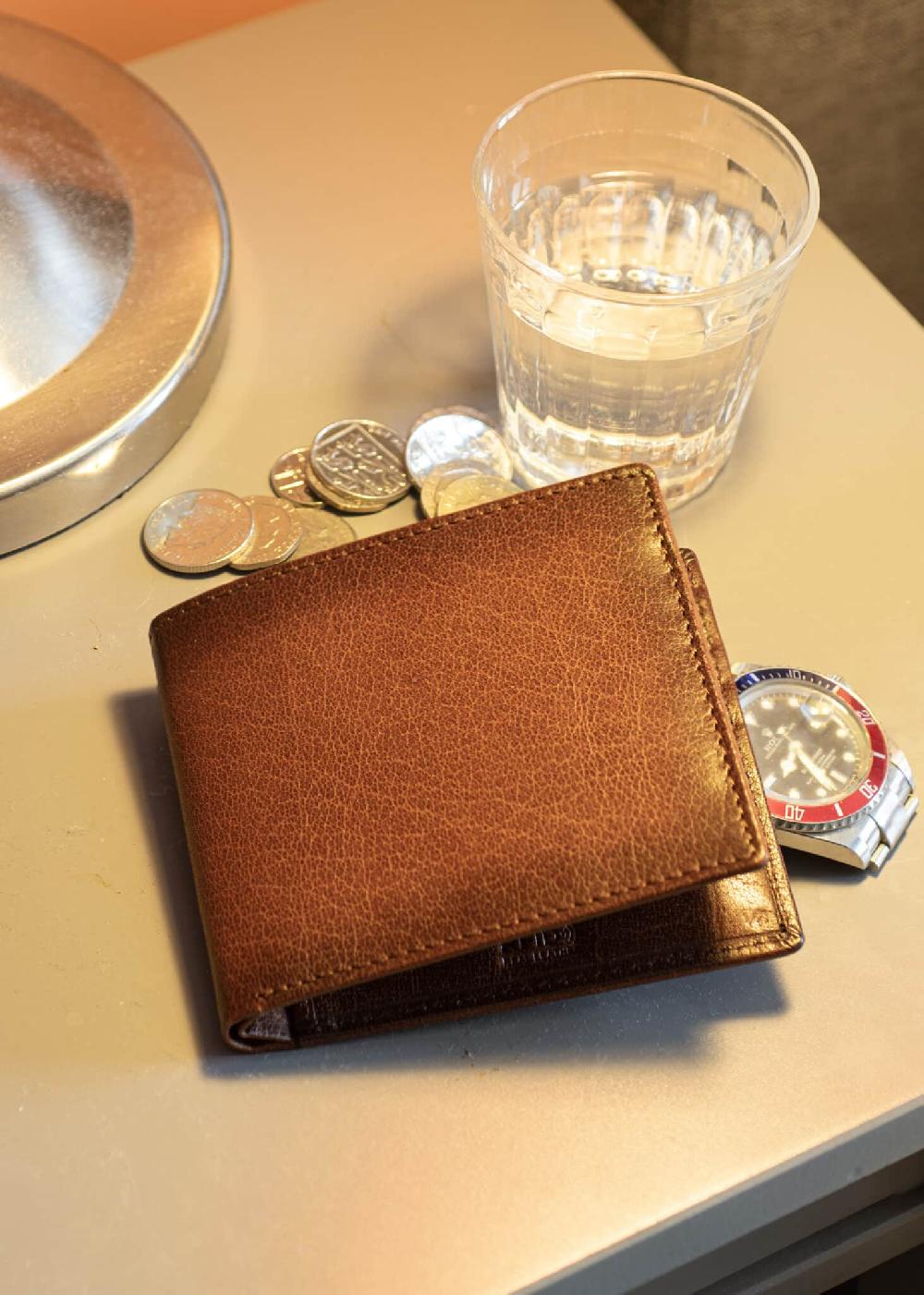 lambland Luxury Leather Practical Bi-Fold Slim Wallet