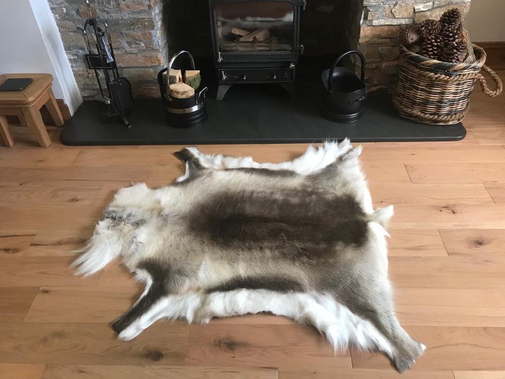 Lambland Medium Reindeer Hide In Natural Dark Shades