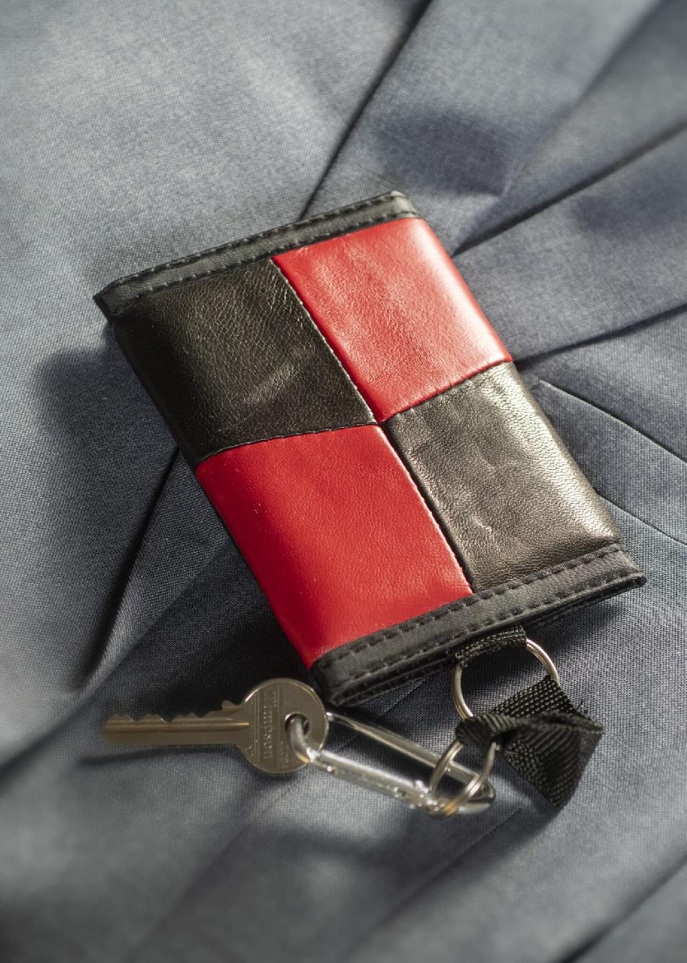 lambland Soft Nappa Leather Ripper Wallet with Carabiner Clip