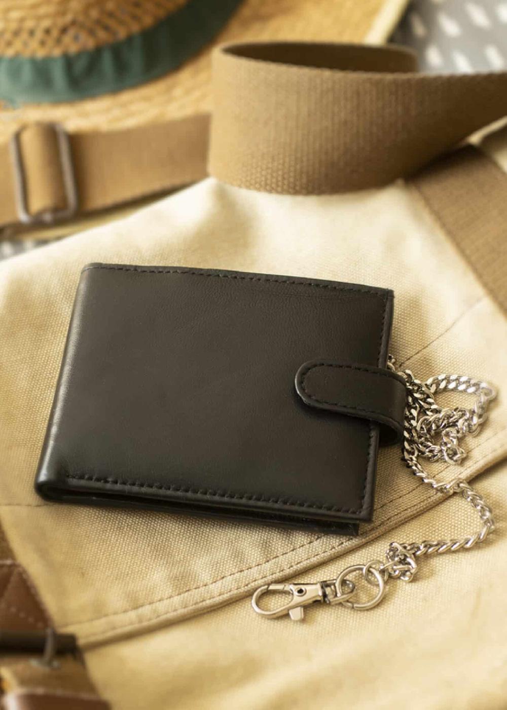 lambland Soft Nappa Leather Wallet with Safety Chain