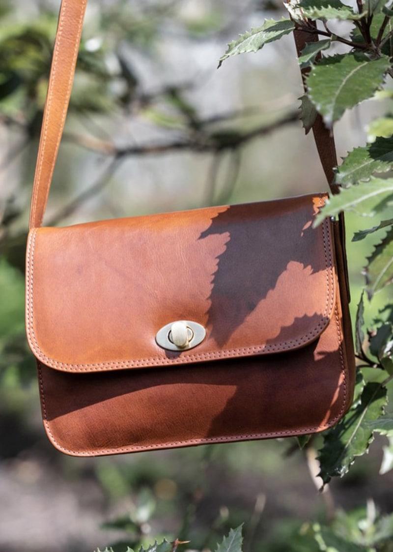 lambland Women’s Triple Compartment Classic Style Handbag