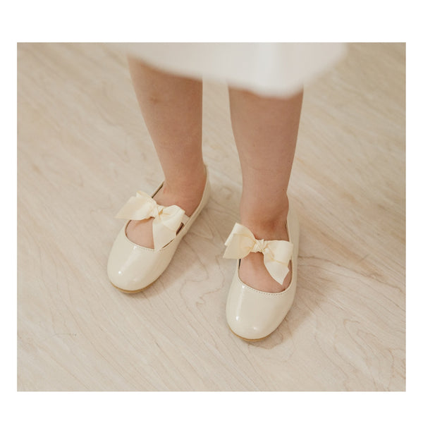 L'amour Amelia Bow Flat
