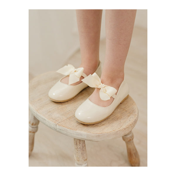 L'amour Amelia Bow Flat
