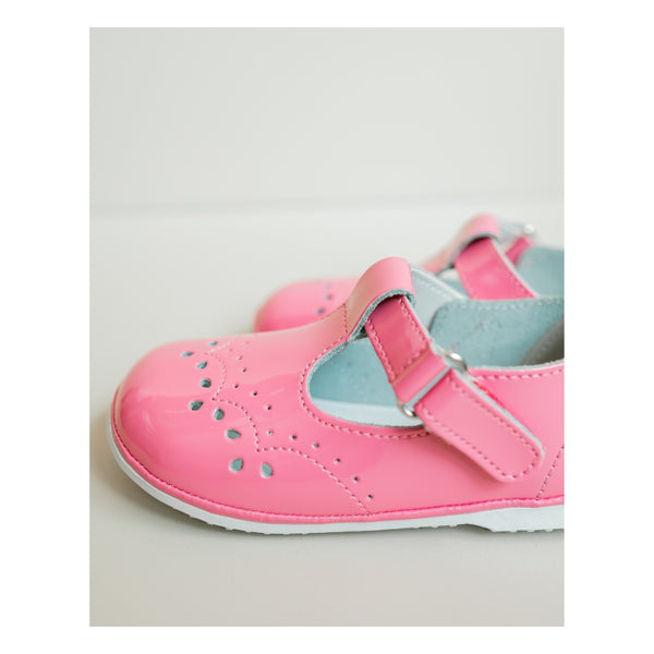L'amour Birdie Patent T-Strap Mary Jane (Baby)