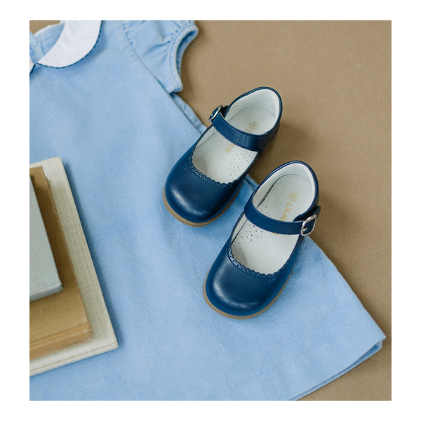 L'amour Chloe Classic Scalloped Leather Mary Jane