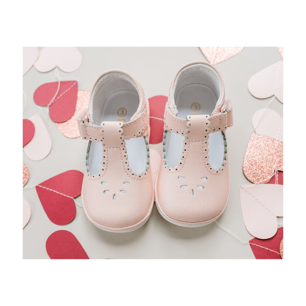 L'amour Dottie Scalloped T-Strap Mary Jane (Baby)