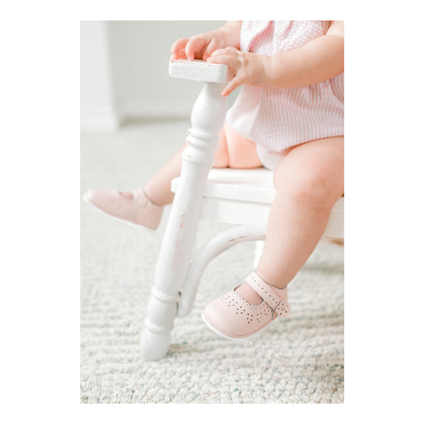 L'amour Mia Scalloped Leather Mary Jane (Baby)