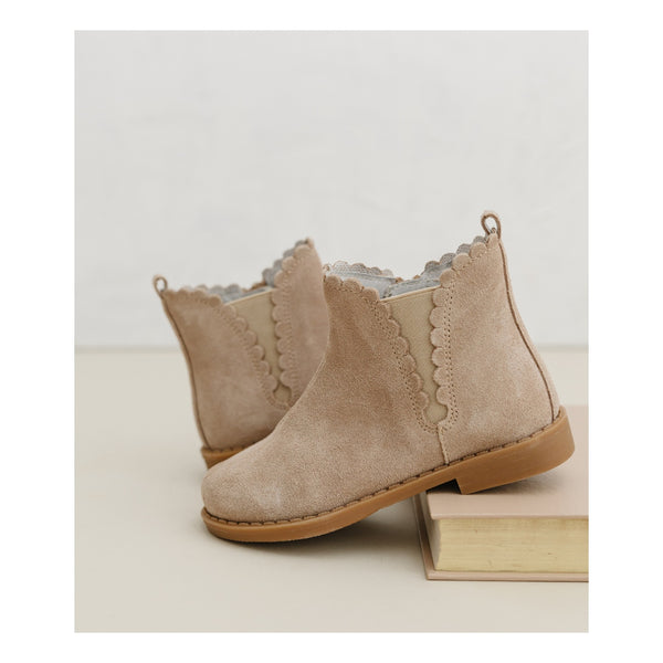L'amour Nicola Scalloped Chelsea Boot