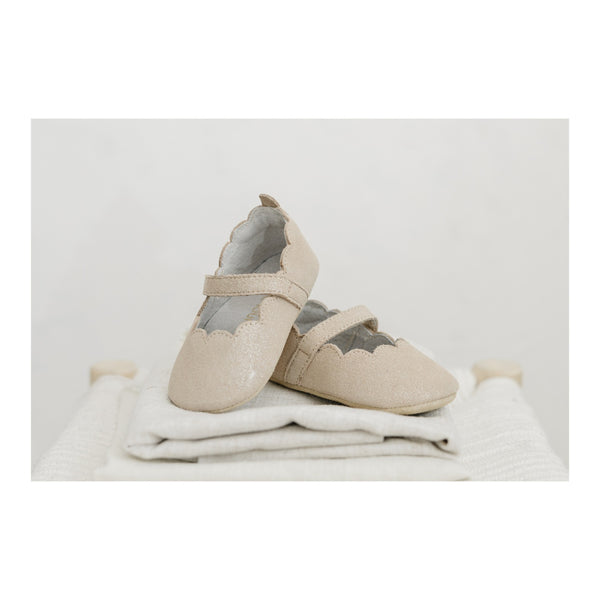 L'amour Mimi Girls Scalloped Mary Jane Crib Shoe (Infant)