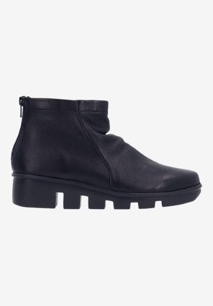 L'amour Des Pieds NEW ARRIVALS Hadirat BLACK LAMBA
