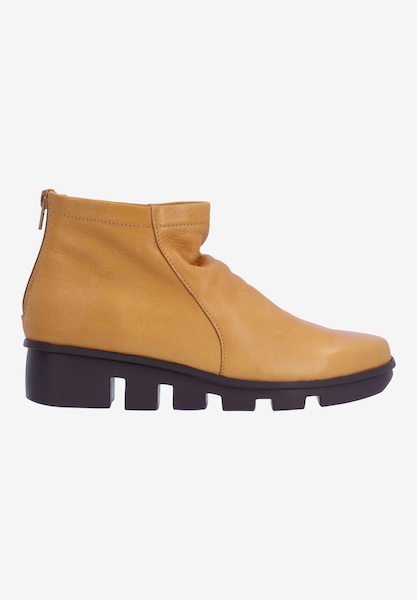 L'amour Des Pieds NEW ARRIVALS Hadirat LIONESS BURNISHED LAMBA