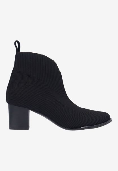 L'amour Des Pieds NEW ARRIVALS Phinn BLACK STRETCH KNIT