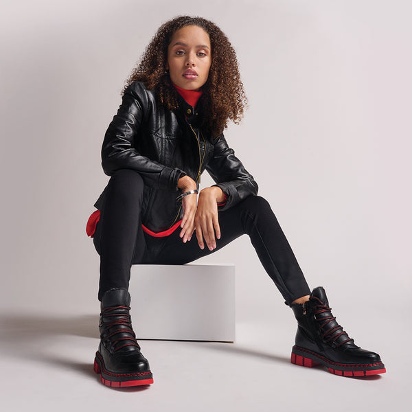 L'artiste By Spring Step AZURA SUPERTRAMP BOOTIES