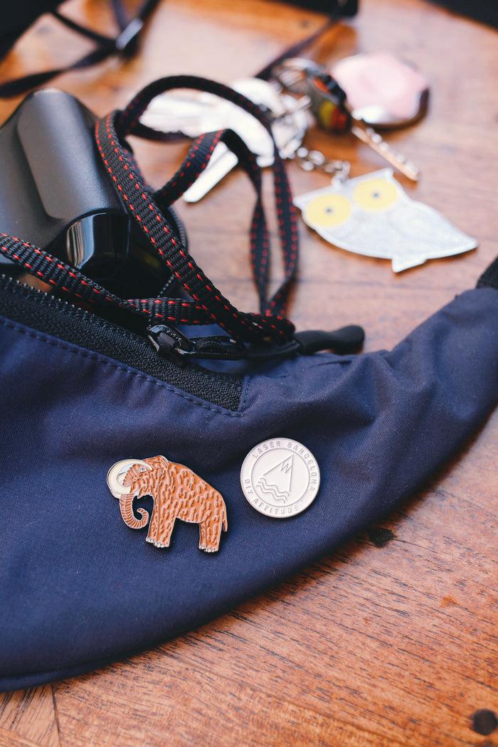 laser barcelona DIY LOGO PIN