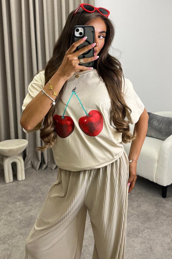 lasula Kaidy Beige Cherry Graphic Print T-Shirt