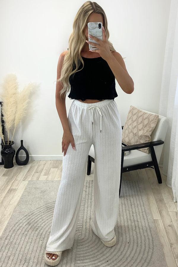 Lasula Shanice Black Distressed Knit Crop Top