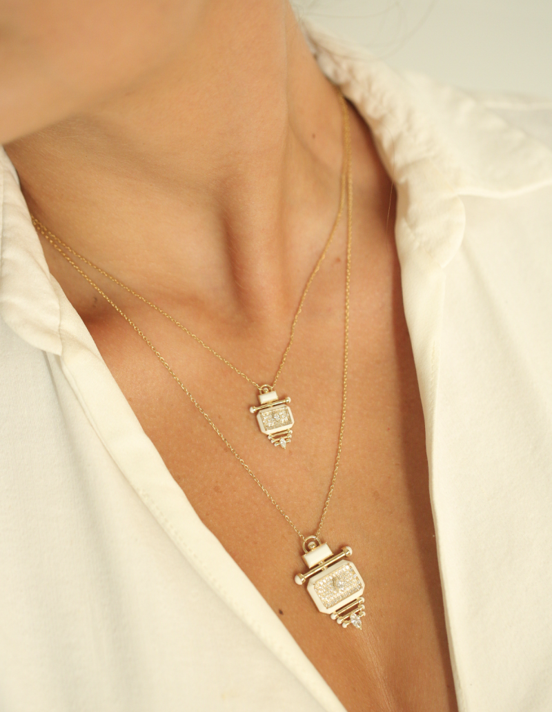 l'atelier nawbar The Swan Moment Pendant