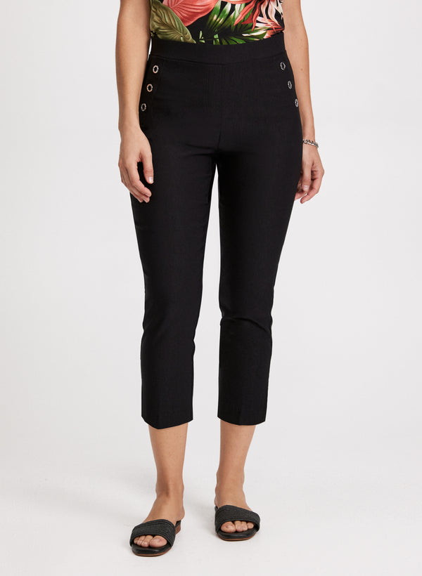 laura Decorative Eyelet Pull-On Capris