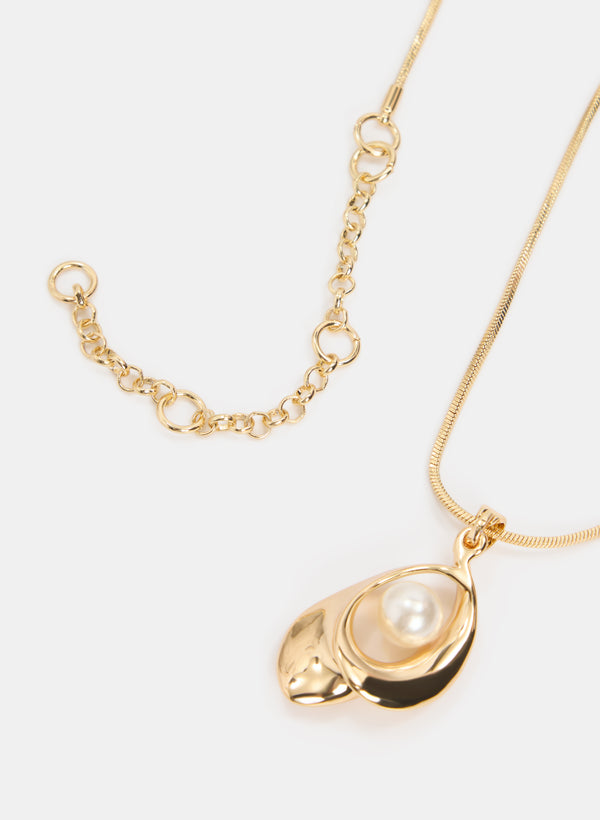 Laura Twist Teardrop Pendant Necklace