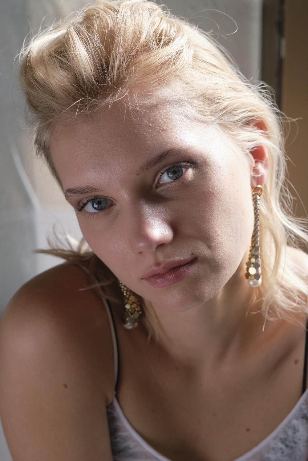 Laura B Pearl Earrings Gold-white