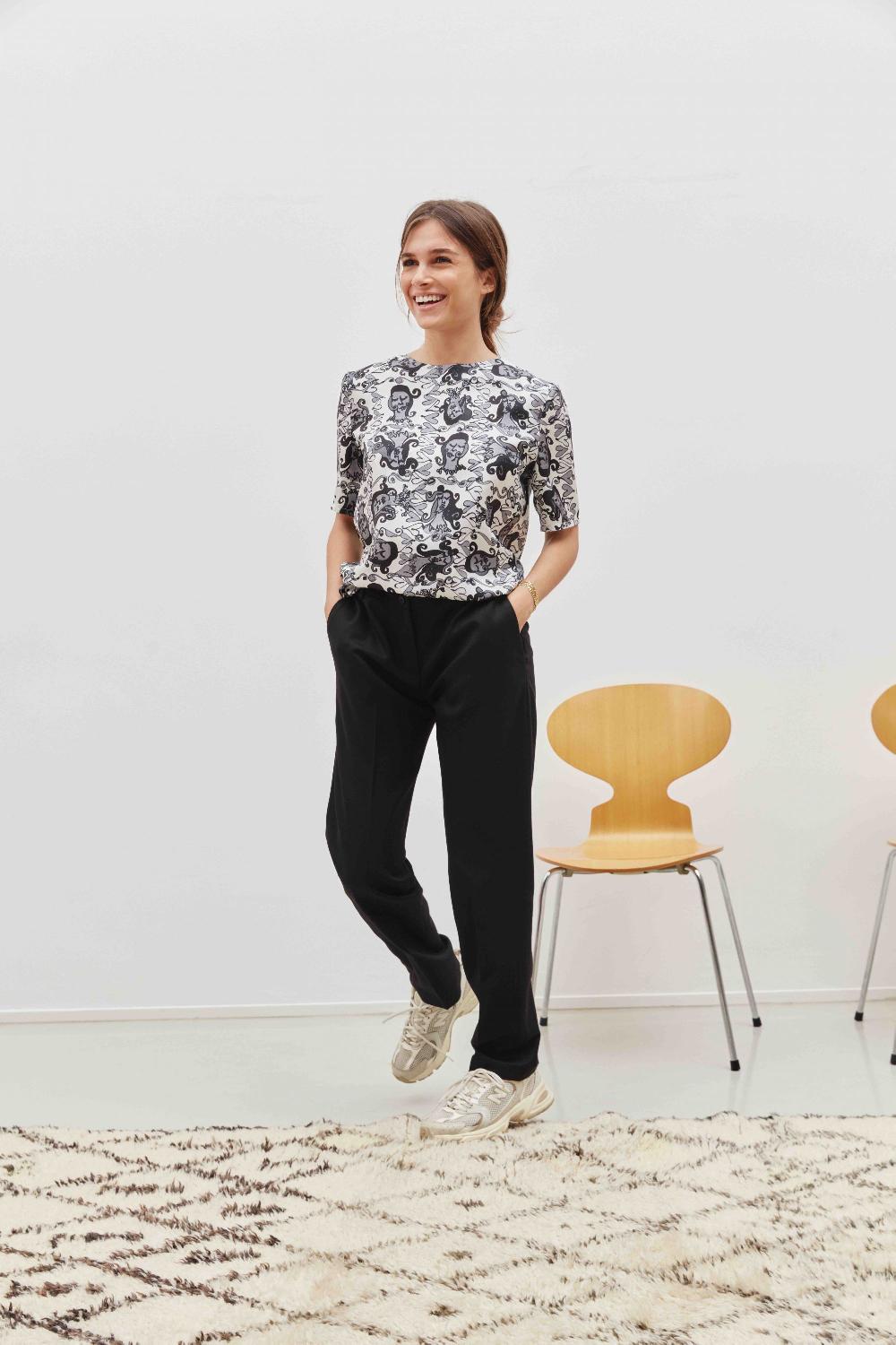 laura urbinati SHORT SLEEVES TOP FACCE MO PRINT - SILK TWILL