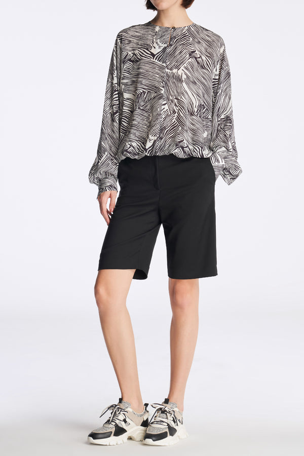 Laurèl Laurèl Straight-Leg Shorts Black