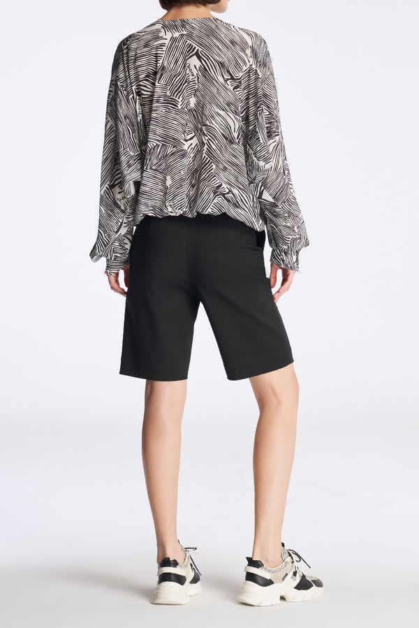 Laurèl Laurèl Straight-Leg Shorts Black