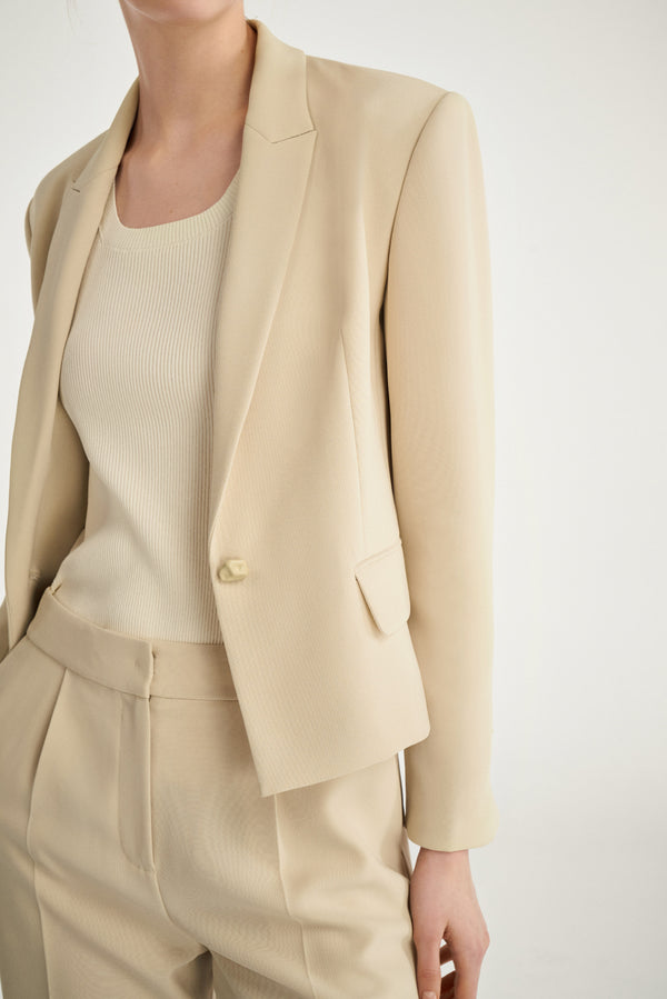 Laurèl Laurèl Short-Length Blazer With A Double-Layered Collar Honey Jade