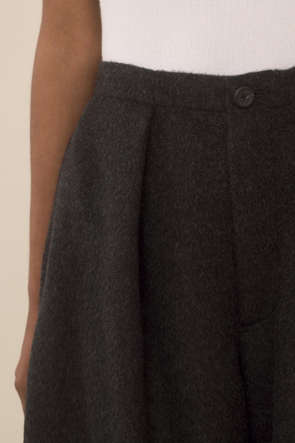 Lauren Manoogian BRUSHED FRAME SHORTS BLACK MELANGE