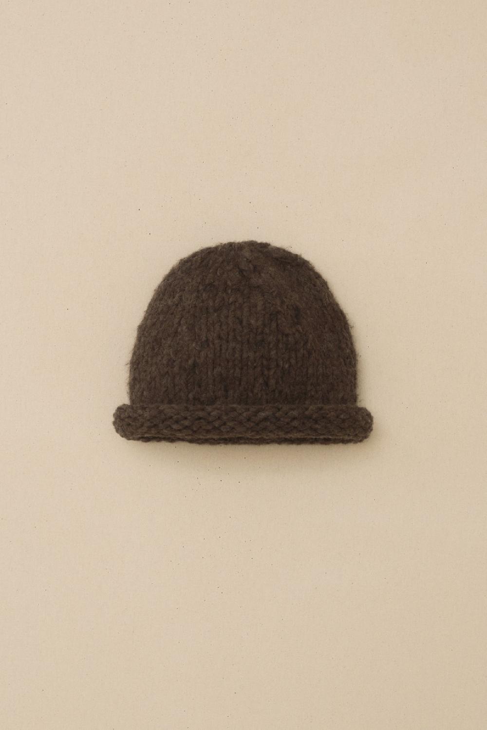 lauren manoogian HANDKNIT PAINT ROLL HAT BLACK PAINT