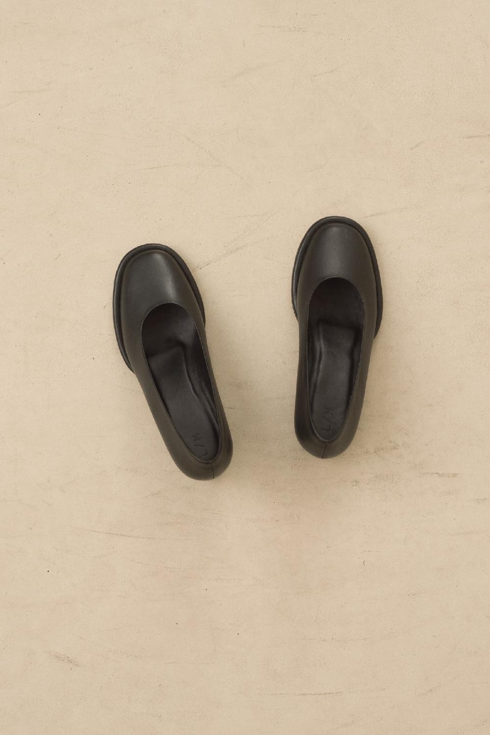 Lauren Manoogian ARCH PUMP BLACK