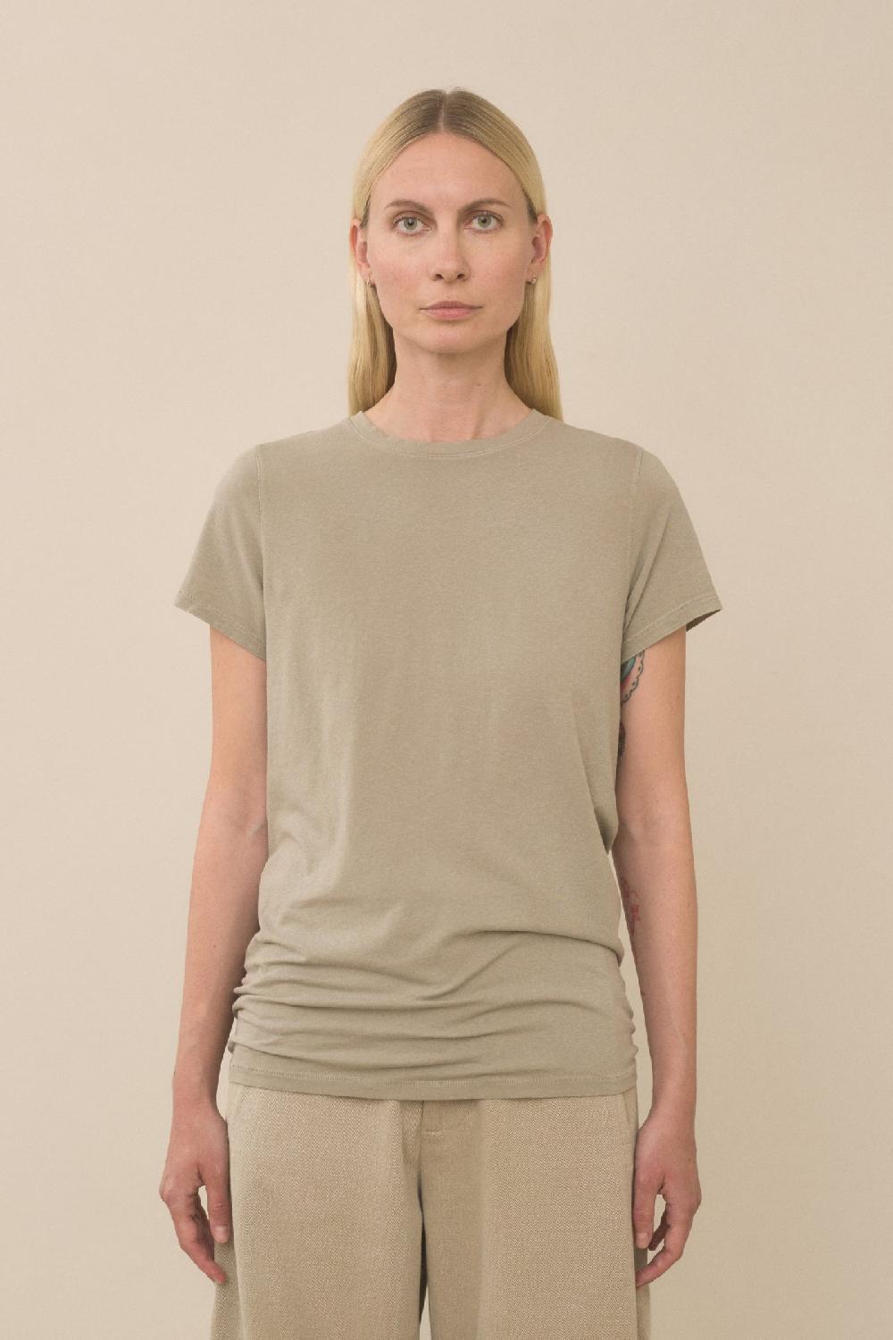 lauren manoogian BIAS BABY TEE WASHED CLAY