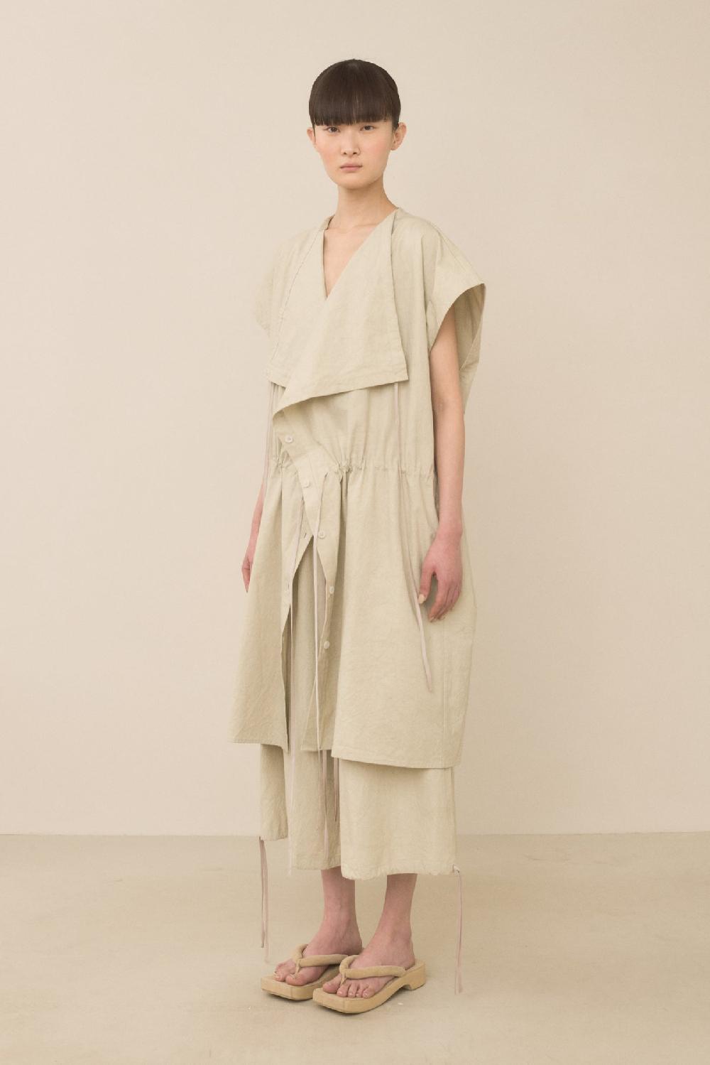 Lauren Manoogian COWL GILET PLASTER