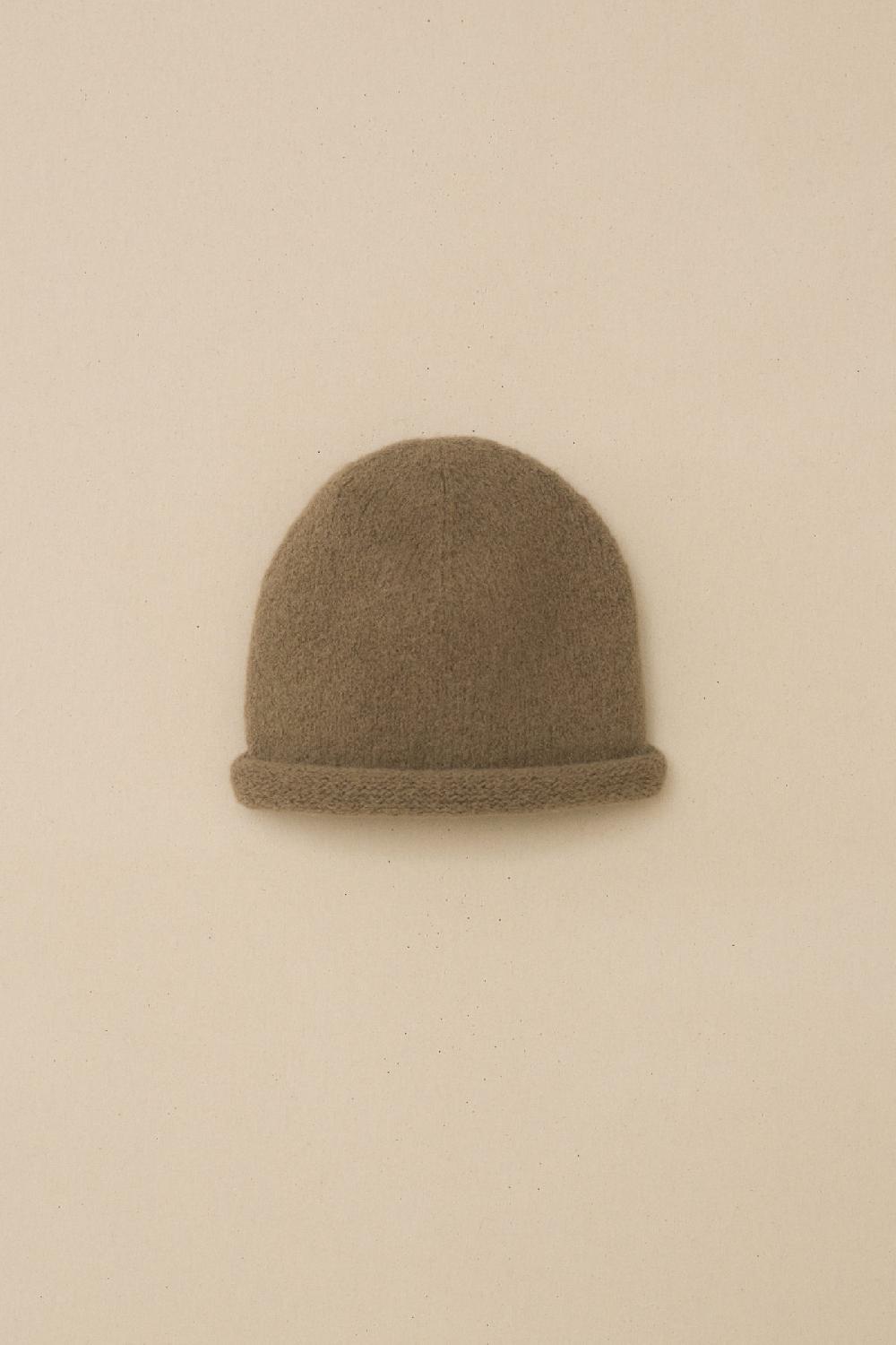 lauren manoogian CROWN BEANIE TOBACCO