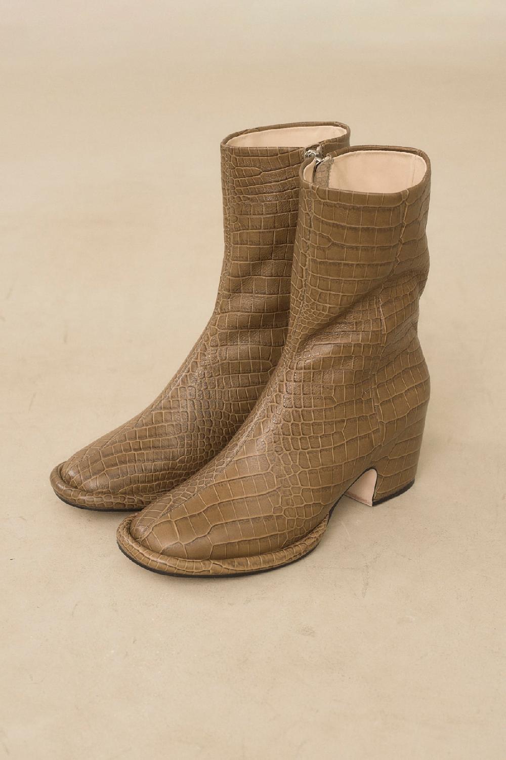 lauren manoogian EMBOSSED ARCH BOOT TOBACCO