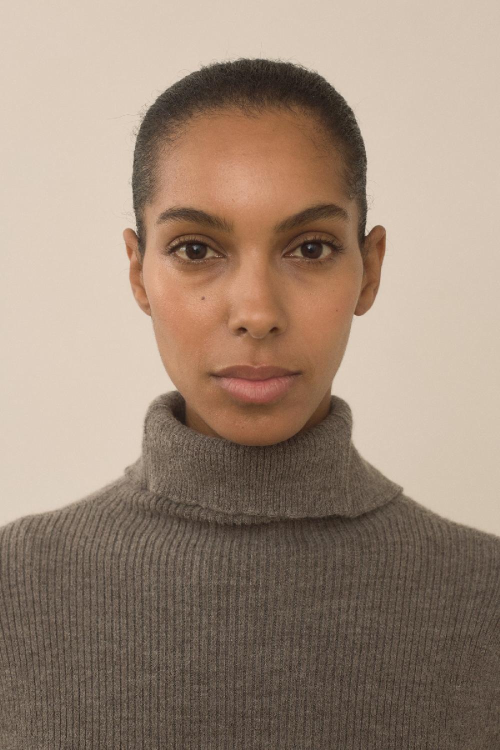 Lauren Manoogian RIB SPLIT TURTLENECK CINDER